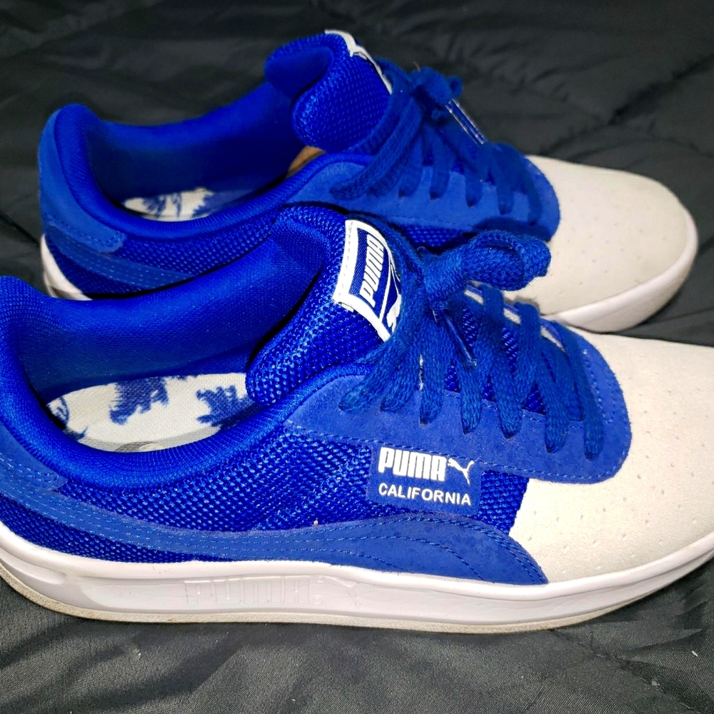 Puma size 9 sneakers